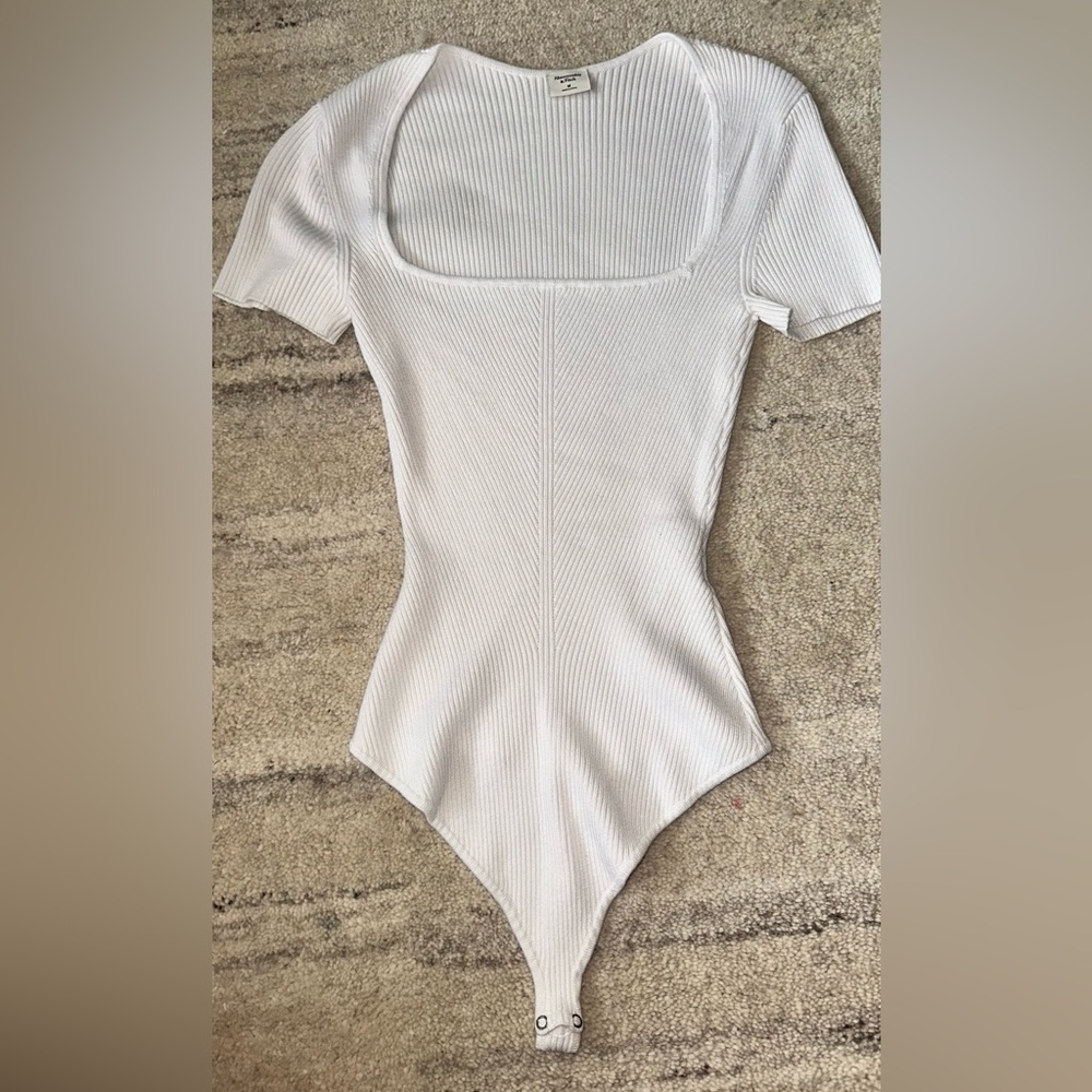 Abercrombie & Fitch White Ribbed Short Sleeve Bodysuit
